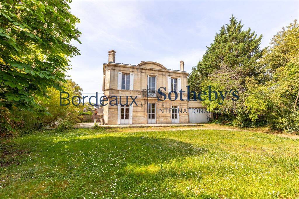 Maison 9 pièces 210 m² · à Bordeaux · 210 m² · 1 460 000 €