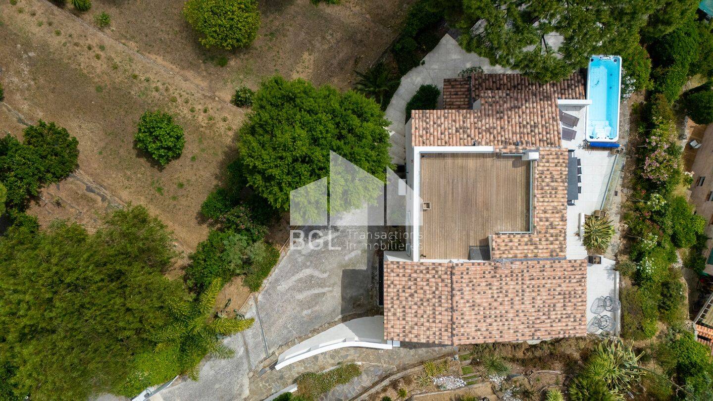 Maison 8 pièces 180 m² · à Le Lavandou · 180 m² · 1 995 000 €