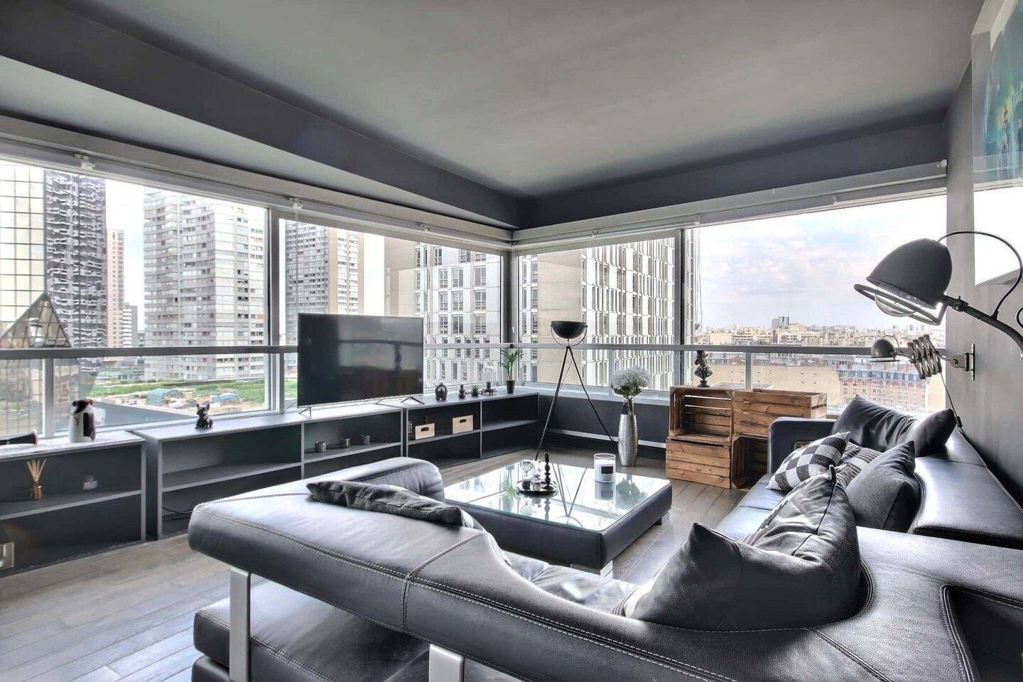 Appartement 2 pièces 105 m² · à Paris 15ème Arrondissement · 105 m² · 4 160 €/mois