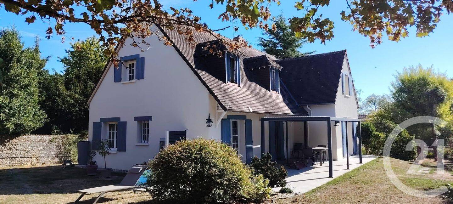 Maison 6 pièces 184 m² · à Yèvre-la-Ville · 183,7 m² · 294 000 €