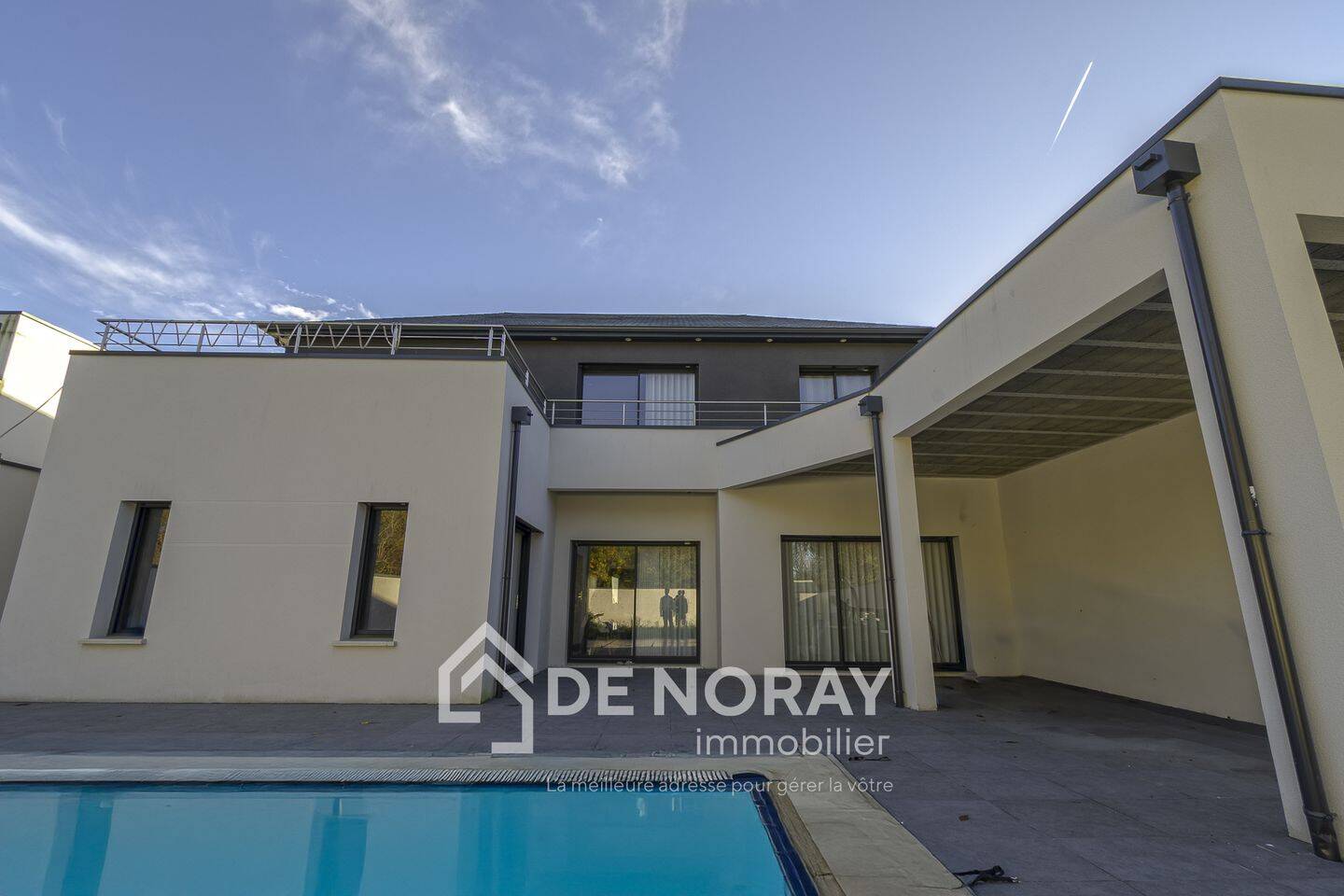 Maison 8 pièces 221 m² · à Joué-lès-Tours · 221 m² · 690 000 €