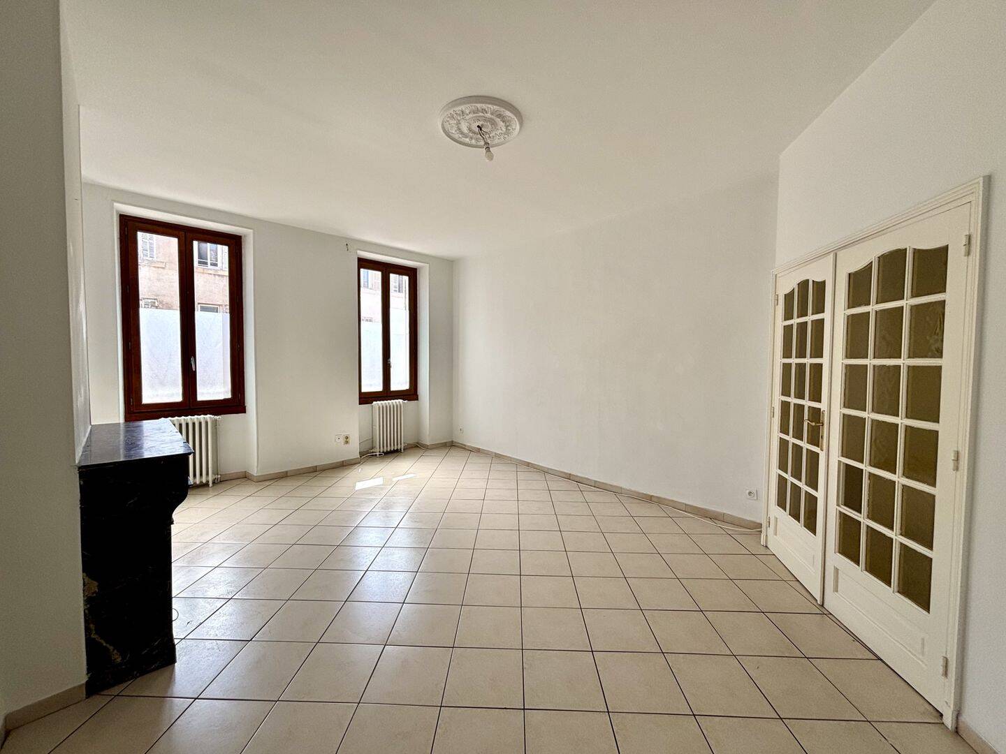 Appartement 3 pièces 83 m² · à Marseille 1er Arrondissement · 83 m² · 220 000 €