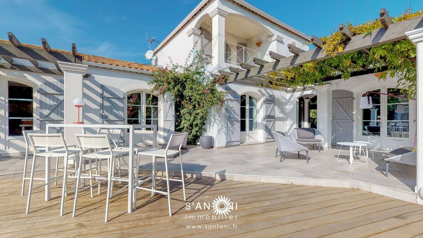 Maison 5 pièces 220 m² · à Marseillan · 220 m² · 849 000 €