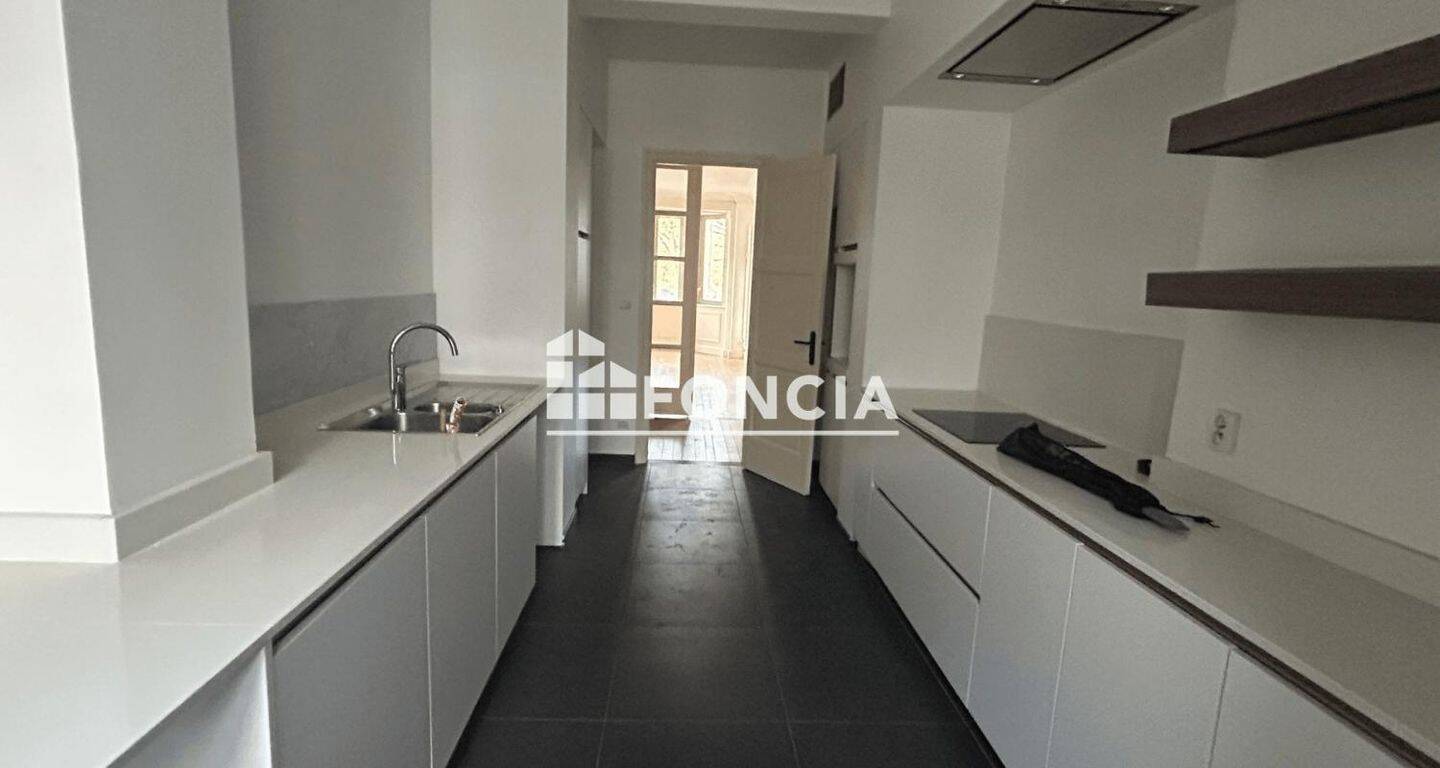 Appartement 4 pièces 185 m² · à Lille · 184,9 m² · 2 919 €/mois