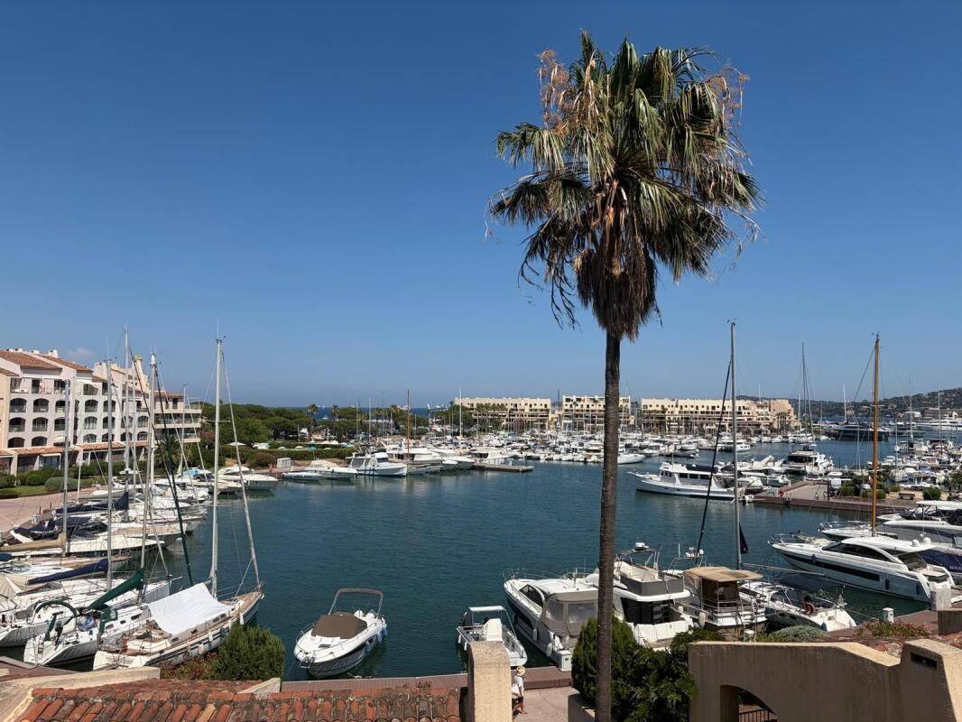 Appartement 2 pièces 51 m² · à Cogolin · 50,9 m² · 1 200 €