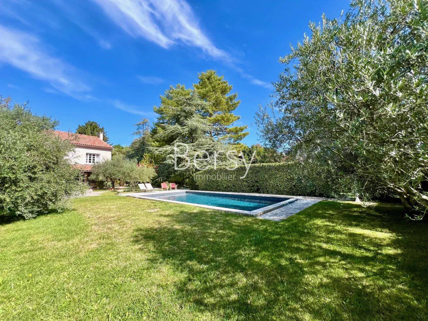 Maison 7 pièces 202 m² · à Pernes-les-Fontaines · 202 m² · 670 000 €