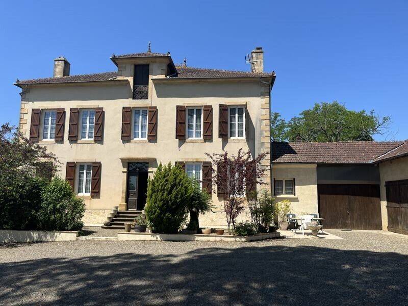Maison 9 pièces 380 m² · à Nogaro · 380 m² · 281 430 €
