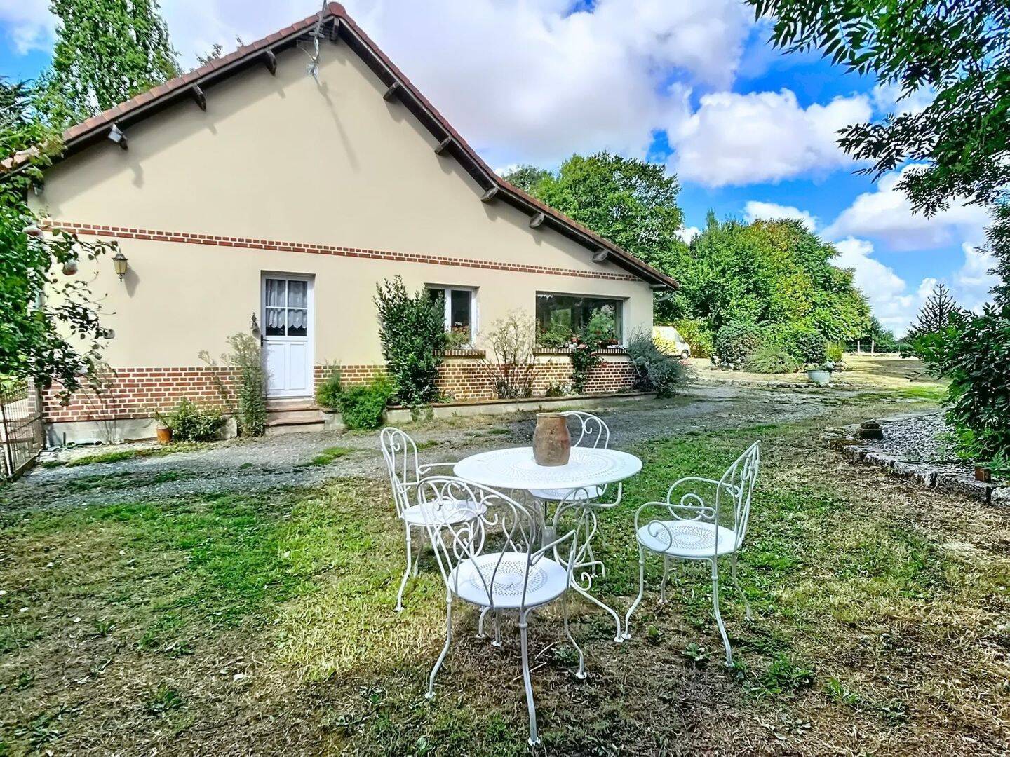 Maison 9 pièces 213 m² · à Grandvilliers · 213 m² · 396 000 €