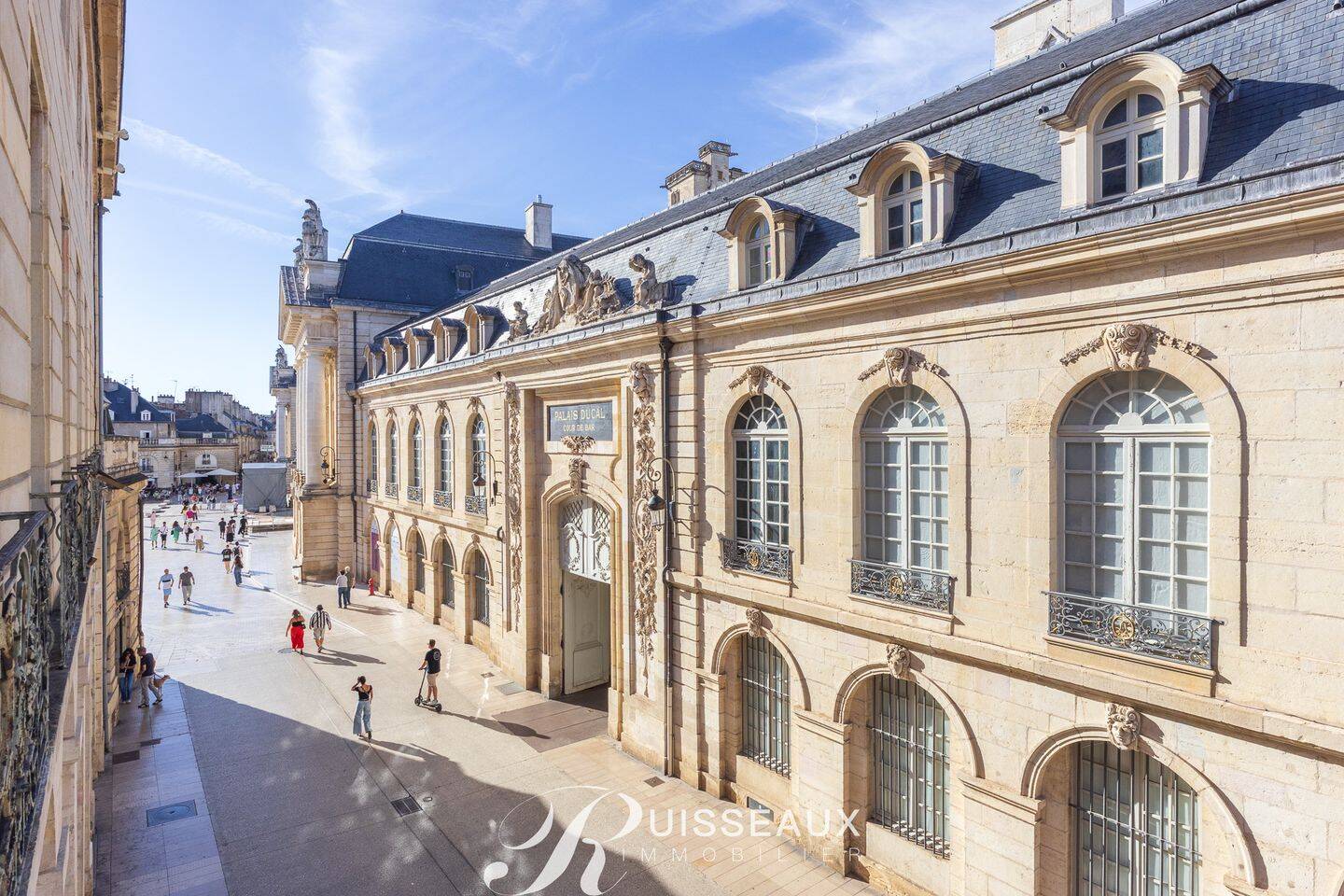 Appartement 3 pièces 114 m² · à Dijon · 113,8 m² · 1 500 €/mois