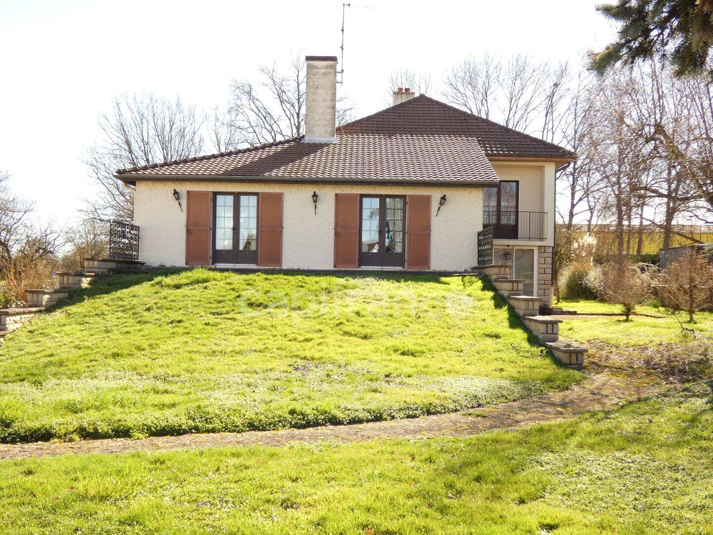 Maison 7 pièces 174 m² · à Saint-Martin-en-Bresse · 174 m² · 174 000 €