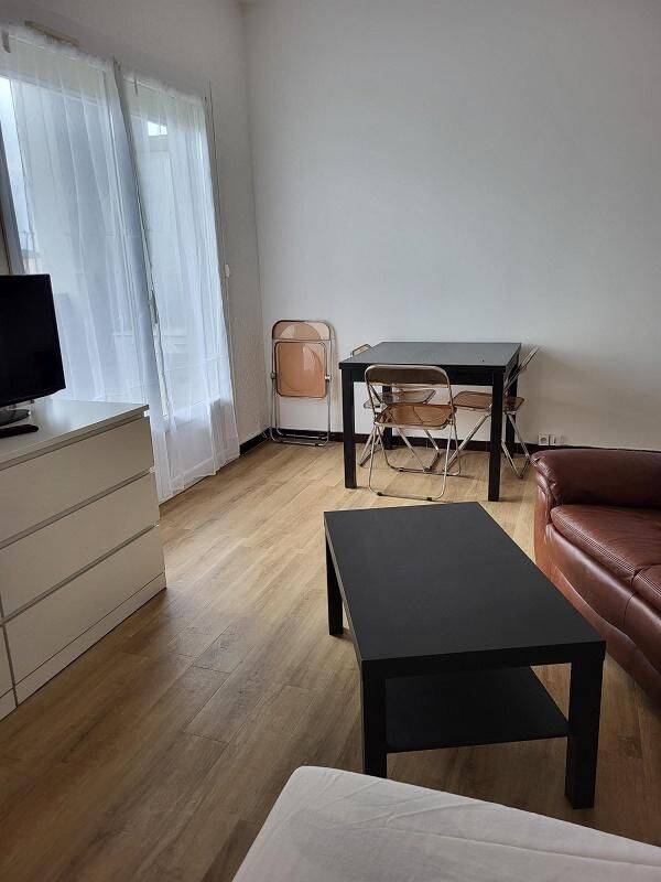 Appartement 1 pièce 33 m² · à Salon-de-Provence · 33,4 m² · 555 €