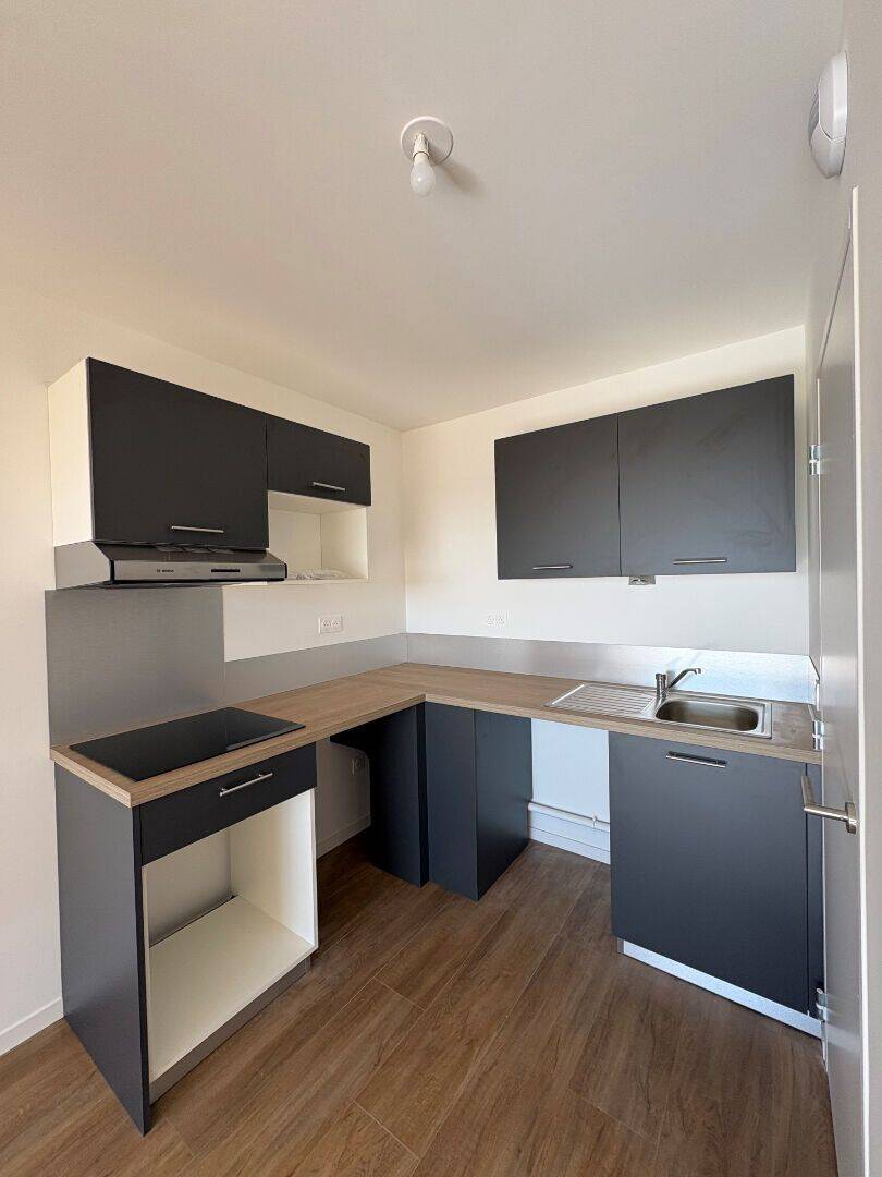 Appartement 2 pièces 39 m² · à Carpiquet · 39 m² · 596 €/mois