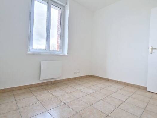 Appartement à louer 750 € 3 pièces 2 chambres 85 m² 1 étages Fontaine-sur-Ay 51160