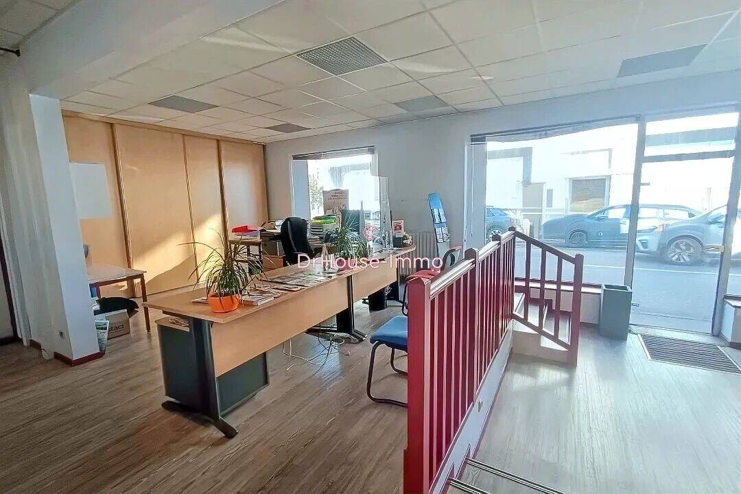 Maison 9 pièces 225 m² · à Oloron-Sainte-Marie · 225 m² · 232 000 €