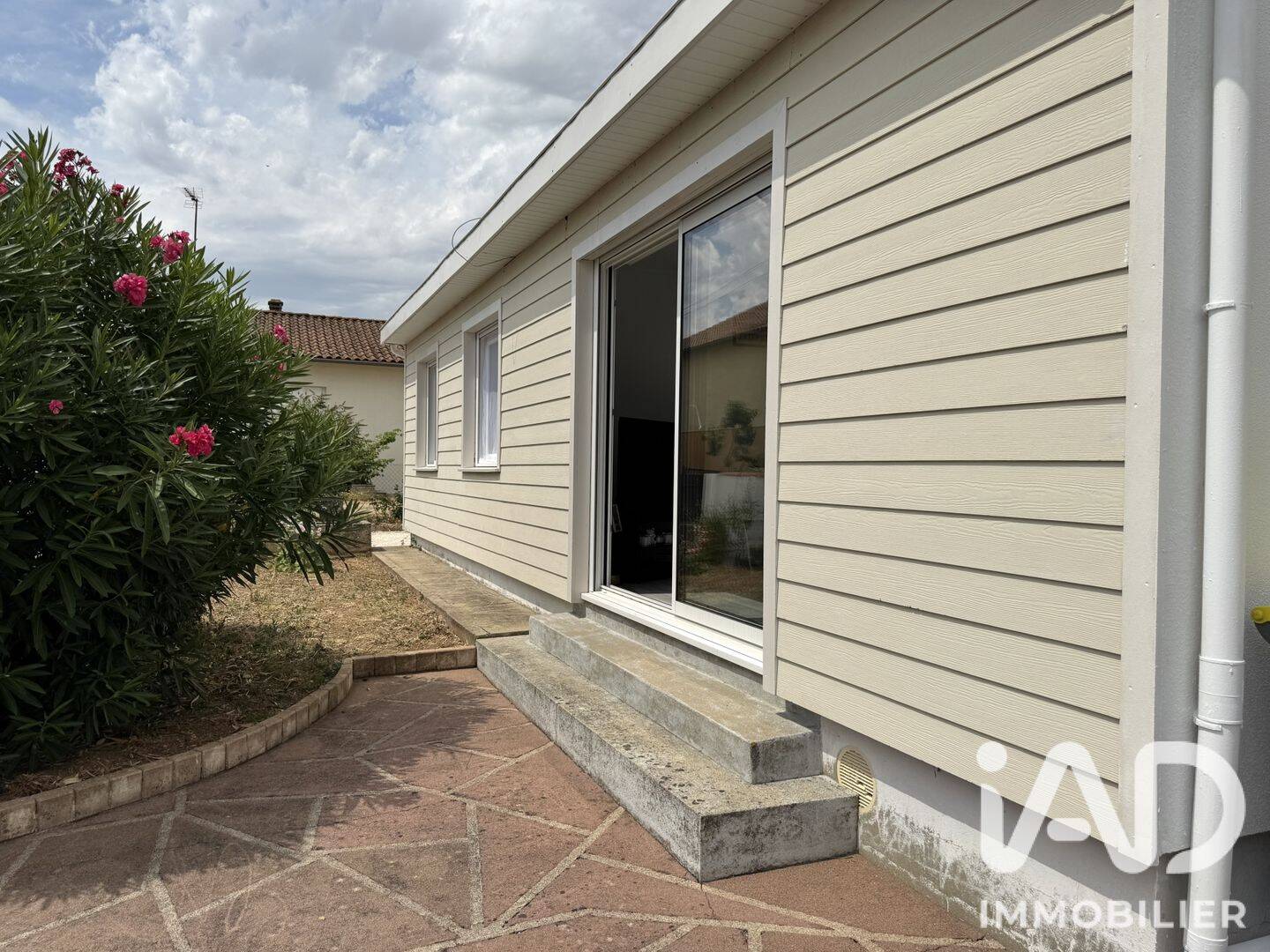 Maison 5 pièces 98 m² · à Aiffres · 97,6 m² · 195 000 €