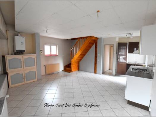 Immeuble à vendre 93 000 € 121 m² Centre Sochaux 25600