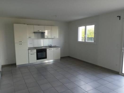 Maison à louer 1 240 € 4 pièces 3 chambres 95 m² Saint-André-de-Cubzac 33240