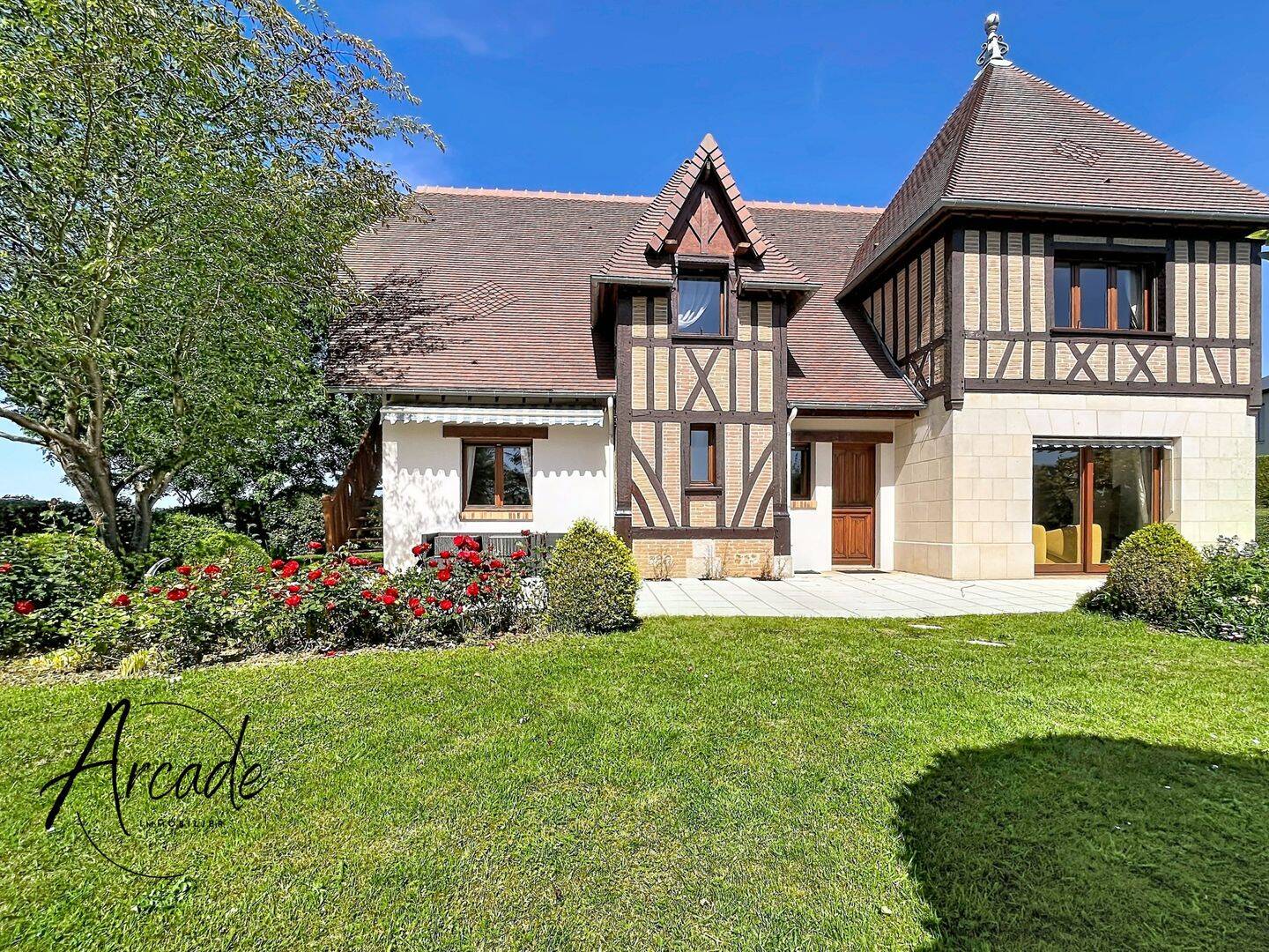 Maison 6 pièces 211 m² · à Fontaine-la-Mallet · 211 m² · 495 000 €