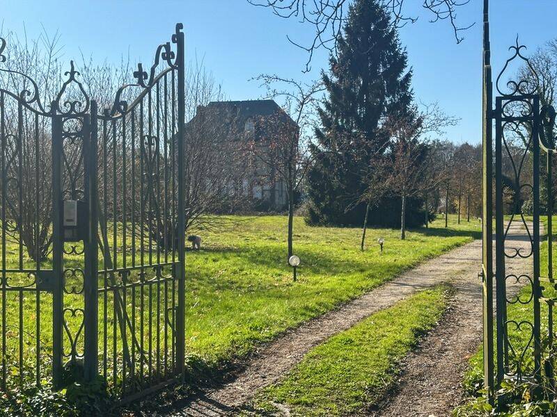 Maison 16 pièces 568 m² · à Saint-Gatien-des-Bois · 568 m² · 1 997 000 €