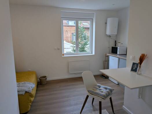 Appartement à louer 490 € 1 pièce 15 m² Étage 1/2 disponible dès maintenant Becquerel Mons-en-Barœul 59370