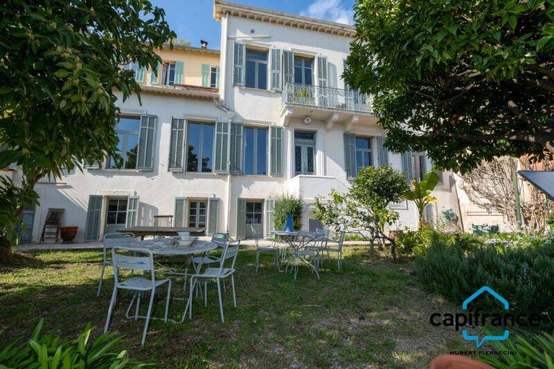 Appartement 6 pièces 180 m² · à Grasse · 180 m² · 499 000 €