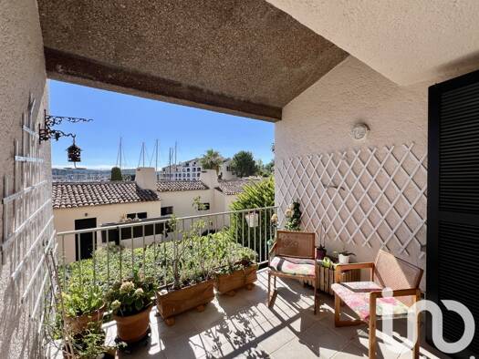 Appartement à vendre 225 000 € 1 pièce 32 m² Étage 1/4 Ouest Cogolin 83310