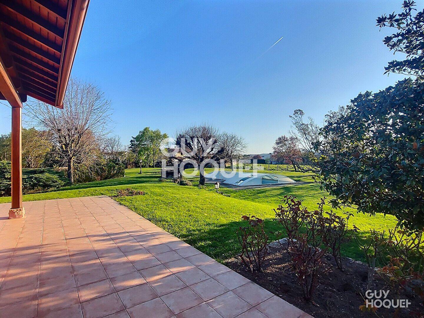 Maison 5 pièces 166 m² · à Brindas · 165,8 m² · 799 000 €