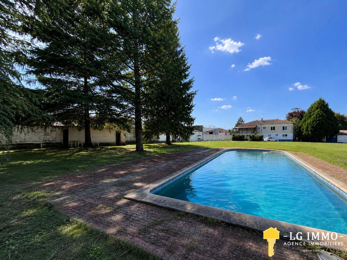 Maison 9 pièces 166 m² · à Jonzac · 166 m² · 263 000 €