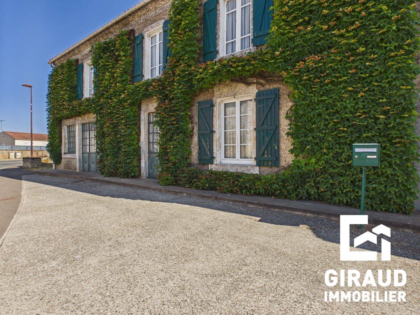 Maison 7 pièces 160 m² · à Saint-Pierre-le-Vieux · 160 m² · 139 050 €
