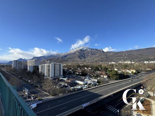 Appartement à vendre 339 000 € 5 pièces 3 chambres 131,5 m² Étage 10/10 Grenoble 38100