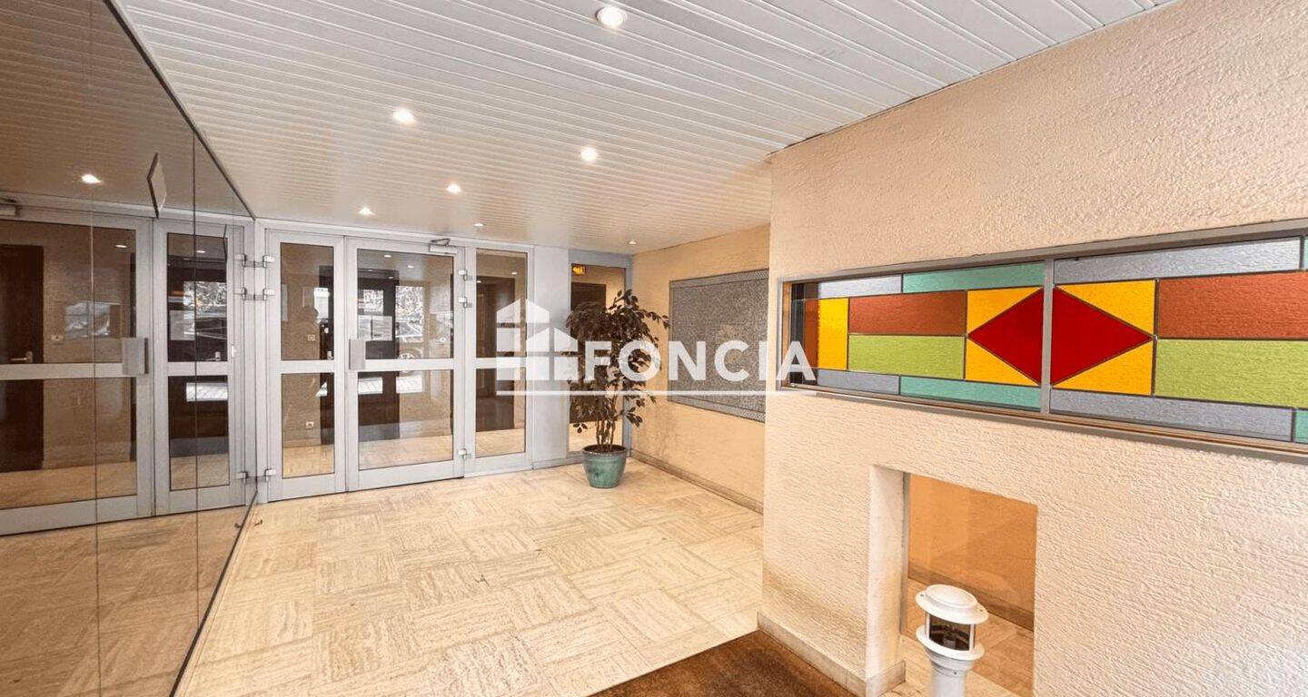 Appartement 4 pièces 90 m² · à Saint-Étienne · 90 m² · 92 000 €