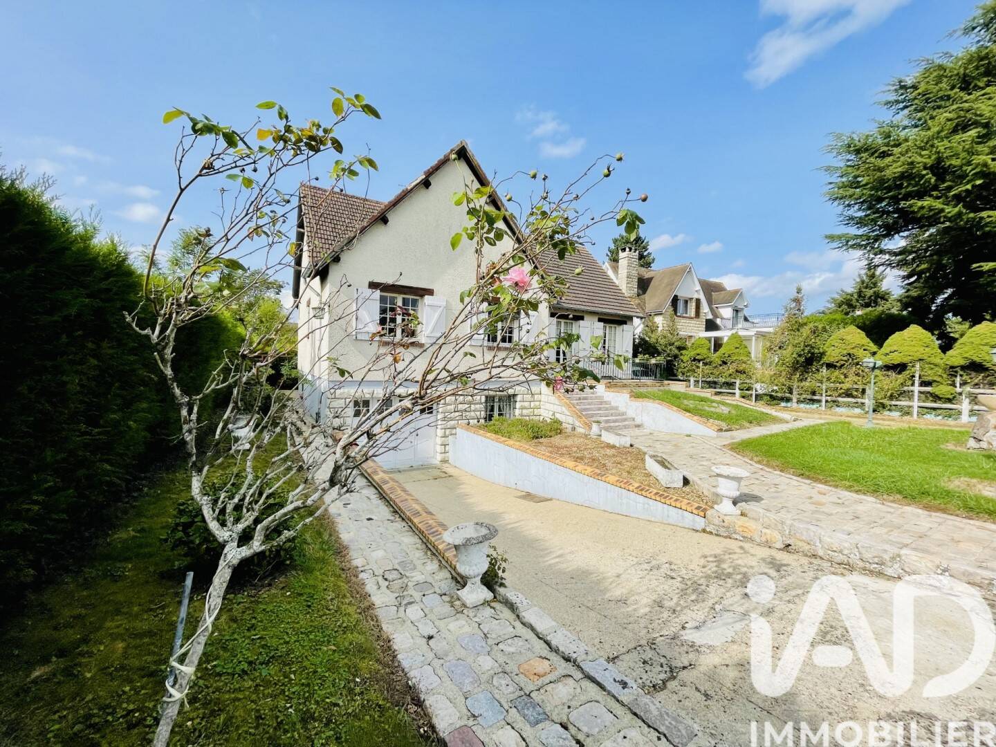 Maison 4 pièces 140 m² · à Bourdonné · 140 m² · 349 000 €