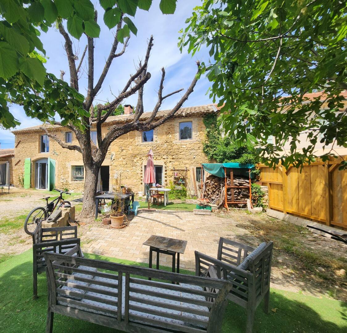 Maison 7 pièces 168 m² · à Sérignan-du-Comtat · 168 m² · 395 000 €