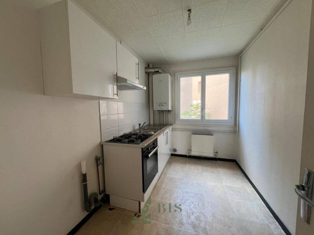Appartement 2 pièces 44 m² · à Roanne · 44 m² · 420 €