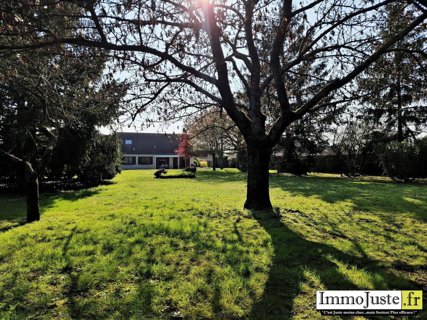 Maison 7 pièces 170 m² · à Épernon · 170 m² · 328 000 €