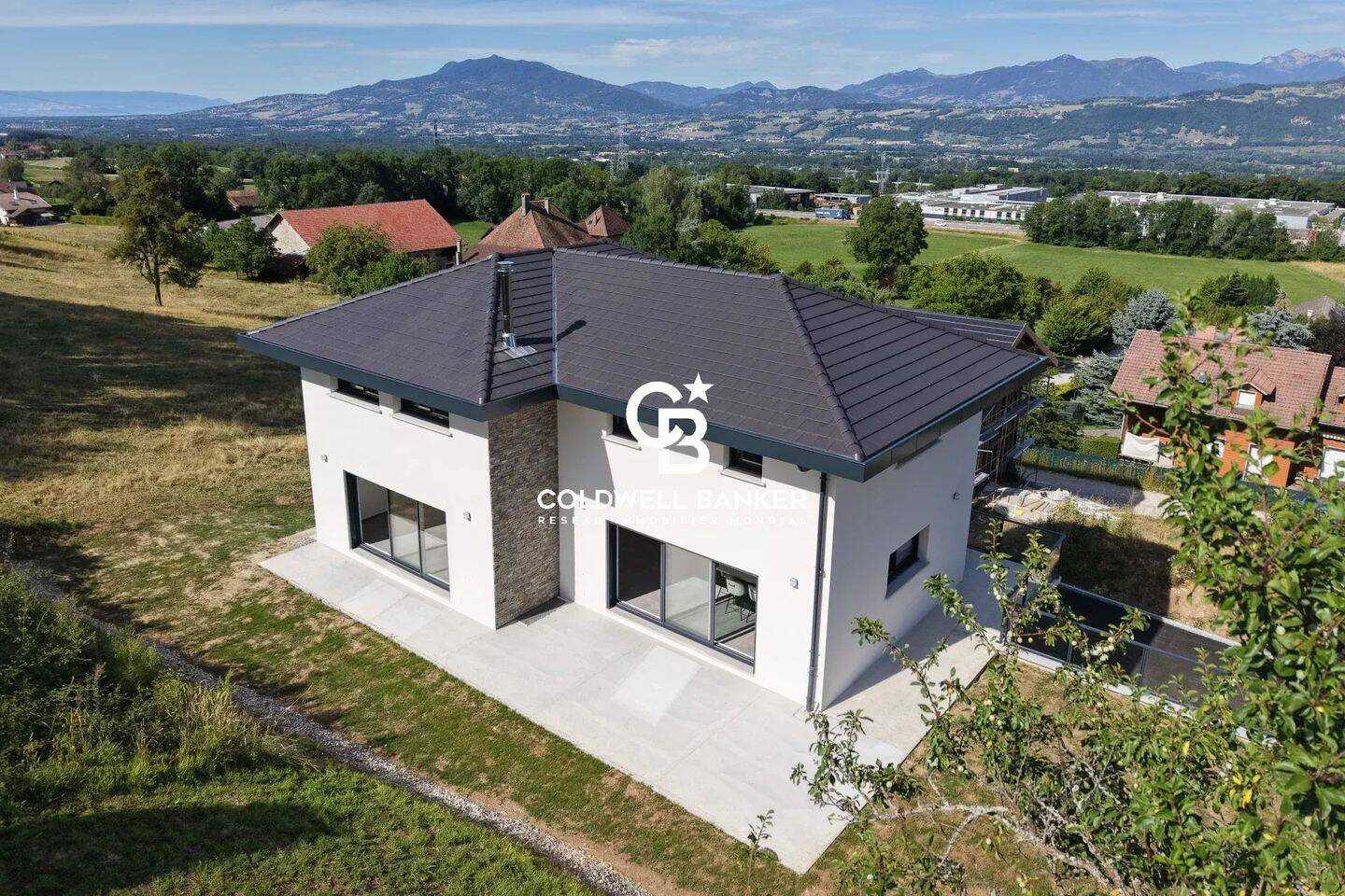 Maison 6 pièces 210 m² · à Etaux · 210 m² · 1 195 000 €