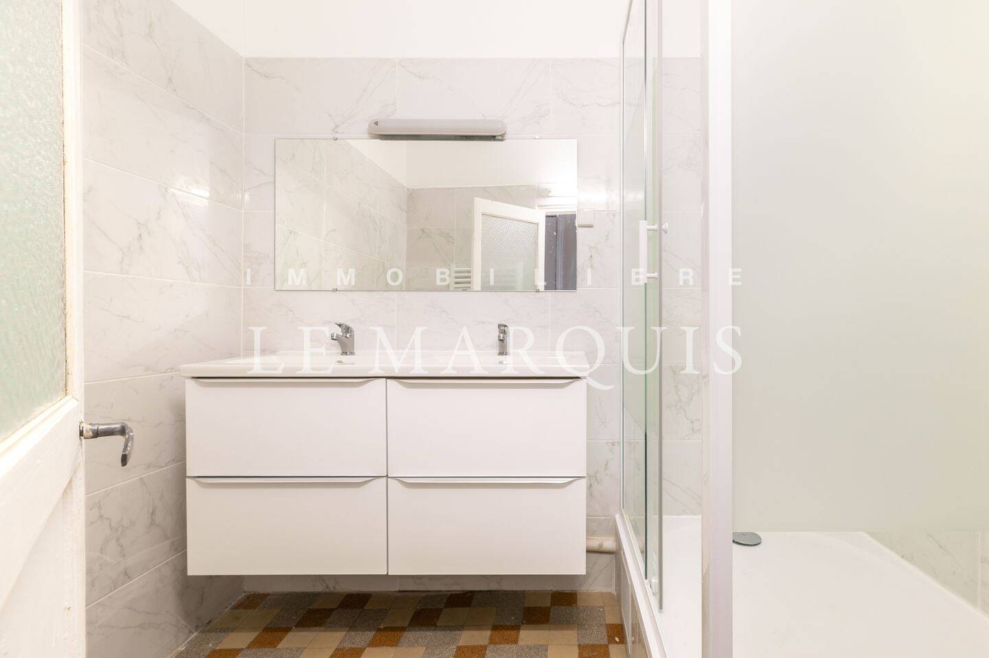 Appartement 3 pièces 73 m² · à Marseille 1er Arrondissement · 73 m² · 225 000 €
