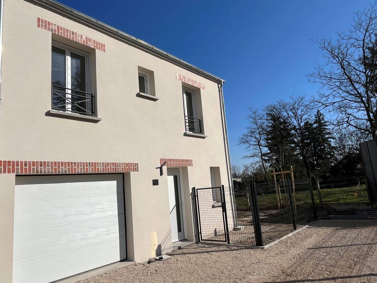 Maison 4 pièces 93 m² · à La Ferté-Saint-Aubin · 93 m² · 1 114 €