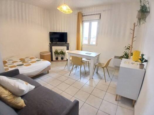 Appartement à louer 470 € 1 pièce 26,6 m² Étage 3/3 Gare Perpignan 66000