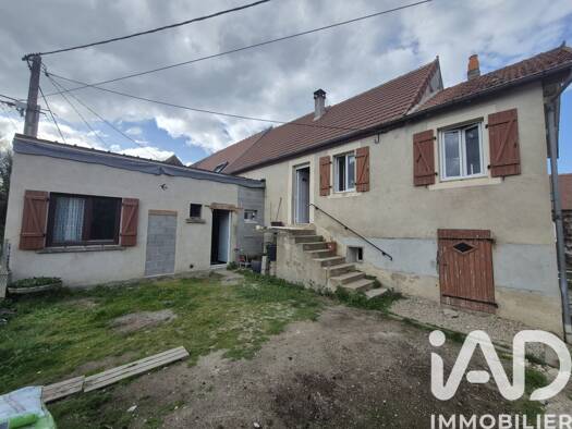 Maison à vendre 75 000 € 4 pièces 2 chambres 123 m² 200 m² de terrain Huriel 03380