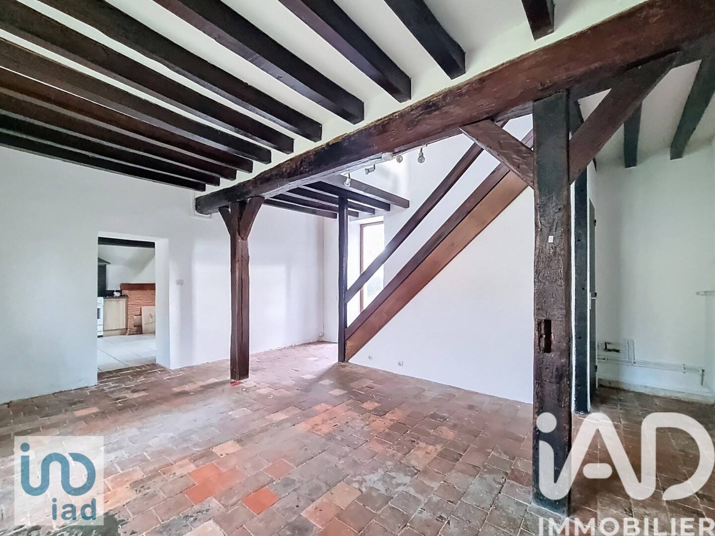 Maison 7 pièces 142 m² · à Lindry · 141,7 m² · 175 000 €