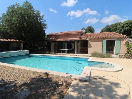 Maison à vendre 499 000 € 5 pièces 4 chambres 174 m² 6 071 m² de terrain Saint-Saturnin-lès-Apt 84490