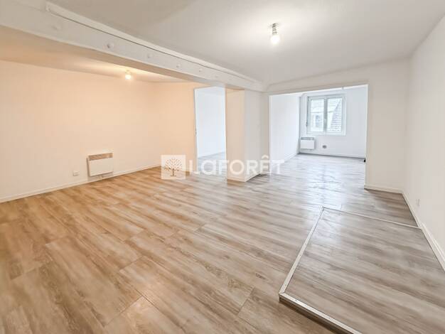 Appartement à louer 900 € 3 pièces 2 chambres 66 m² Étage 2/3 Montignette Pont-Sainte-Maxence 60700