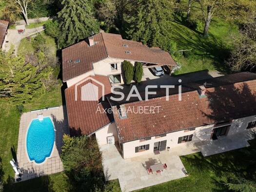 Demeure à vendre 890 000 € 14 pièces 8 chambres 401 m² 10 987 m² de terrain Saint-Nizier-le-Désert 01320