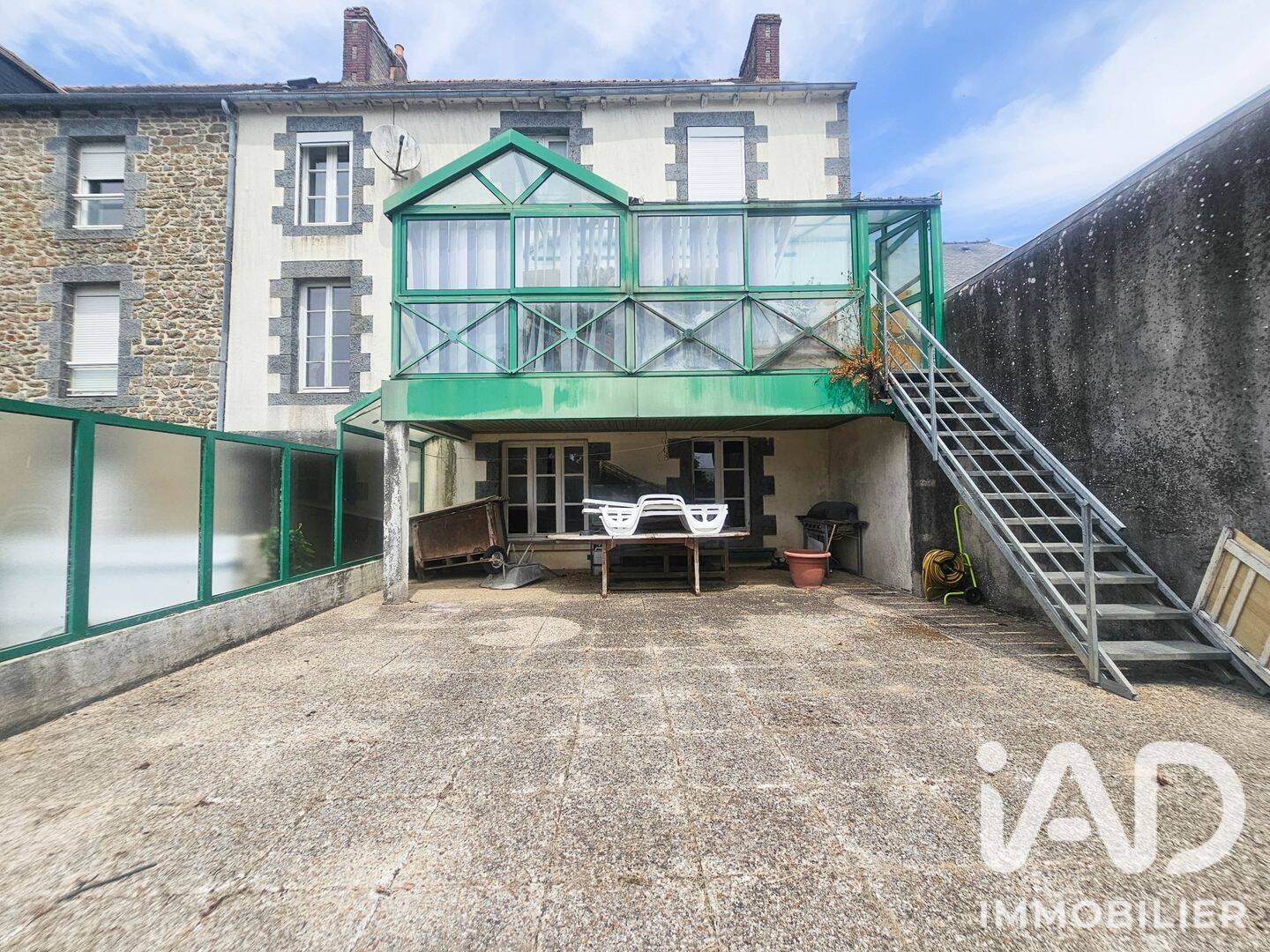 Maison 8 pièces 230 m² · à Merdrignac · 229,9 m² · 147 000 €