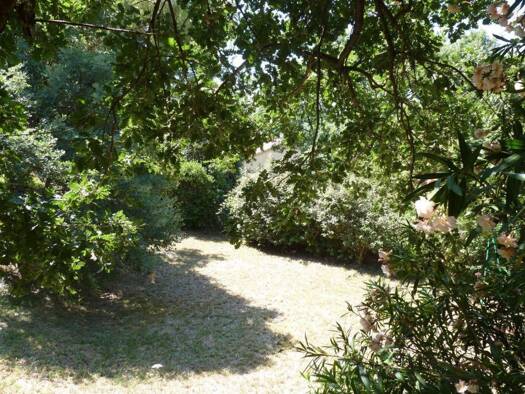 Terrain constructible viabilisé à vendre 130 000 € 854 m² de terrain Sainte-Tulle 04220