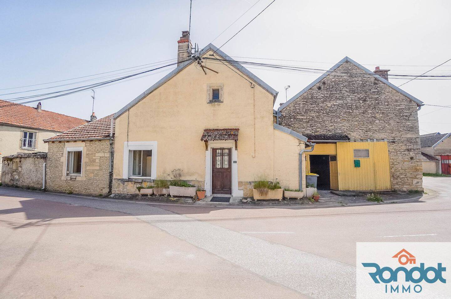 Maison 5 pièces 130 m² · à Échevannes · 130 m² · 75 000 €
