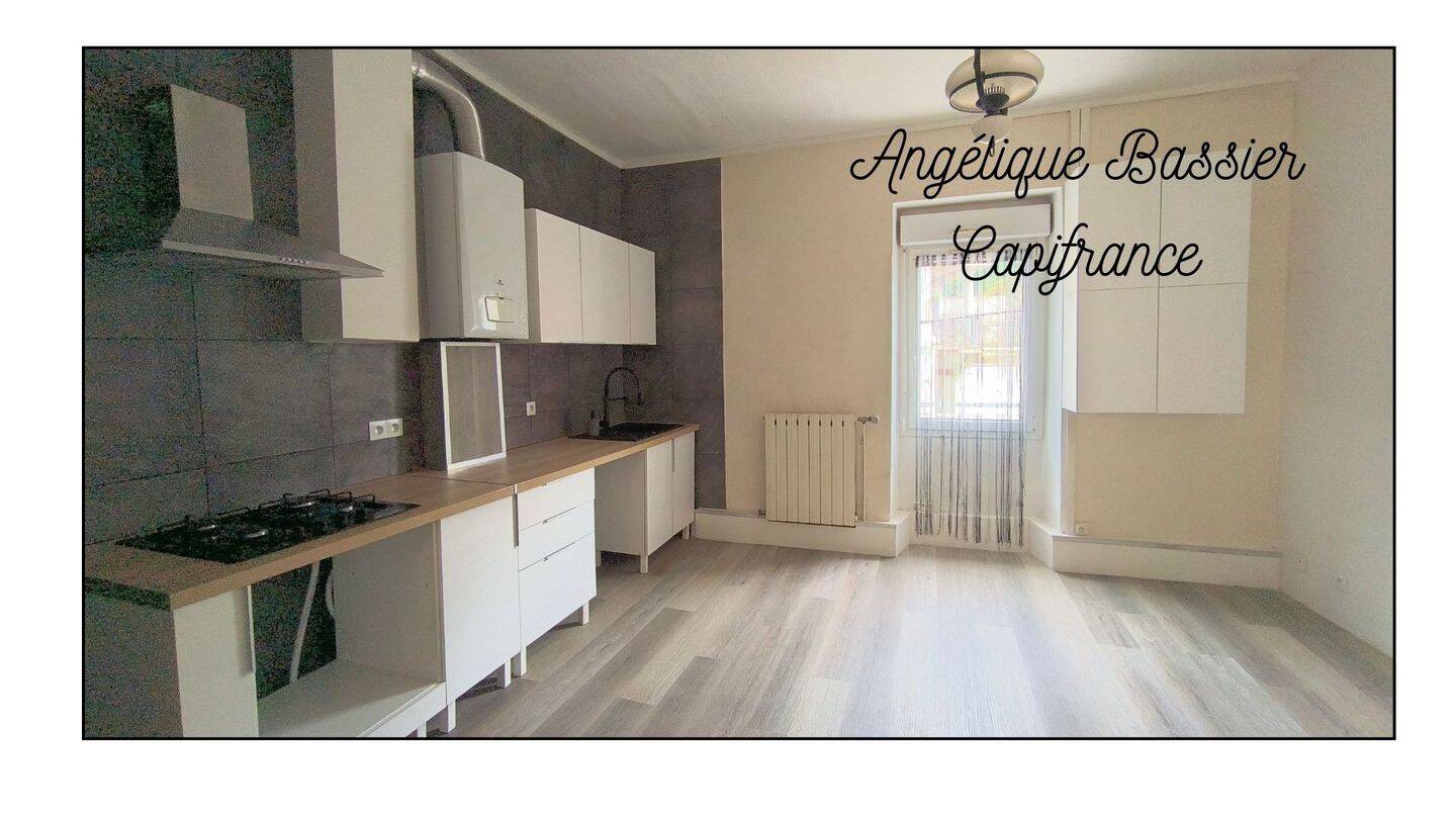 Appartement 3 pièces 83 m² · à Rive-de-Gier · 83 m² · 560 €