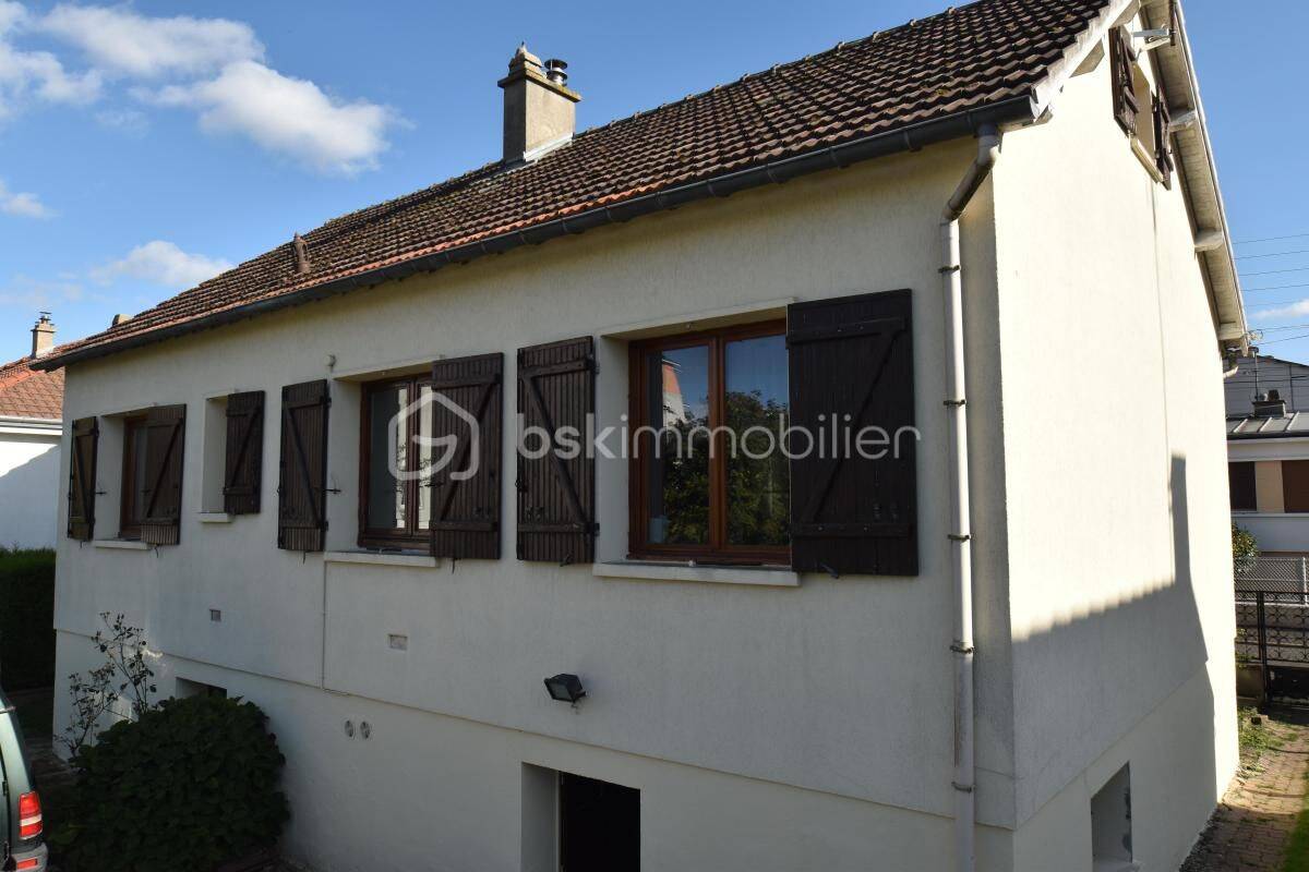 Maison 5 pièces 99 m² · à Lucé · 99 m² · 219 000 €