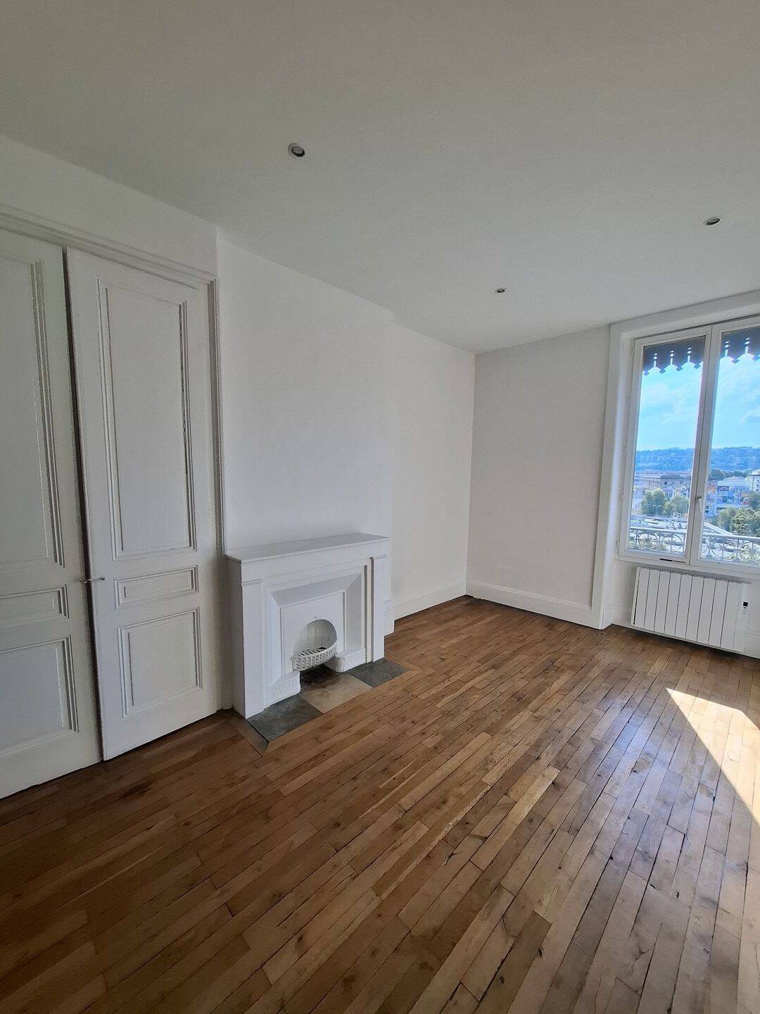 Appartement 1 pièce 44 m² · à Lyon 7ème Arrondissement · 44,1 m² · 726 €